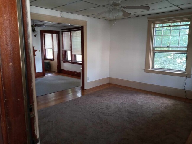 Building Photo - 467 Farmington Ave