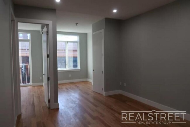 Building Photo - 2 bedroom in BROOKLYN NY 11205