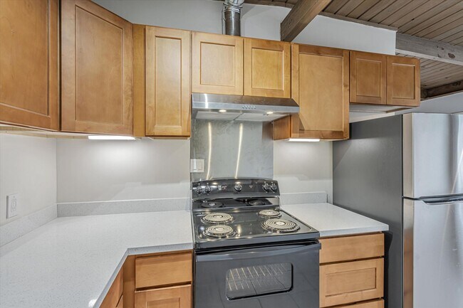 Building Photo - 2nd Floor 1Bed/1Ba Unit in El Cerrito - Remodeled and Comes with 1 Car Parking Space