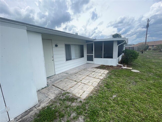 Building Photo - 701 Cypress Pl