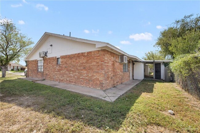 Building Photo - 5 S Holland Ave