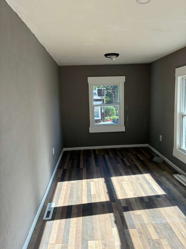 Building Photo - 5112 Edith Ave