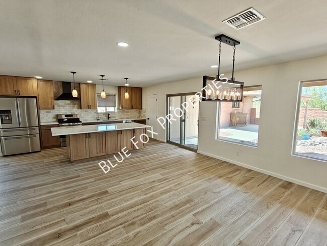 Building Photo - 5440 W Placita De La Promesa