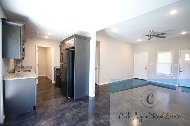 Building Photo - Recent construction, beautiful 3 bed / 2 bath home - Brookland!