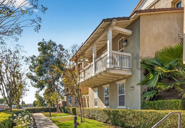 Building Photo - 4183 Vía Napoli