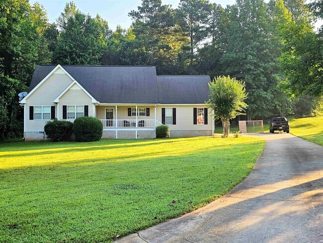 Building Photo - 32 Elizabeth Way