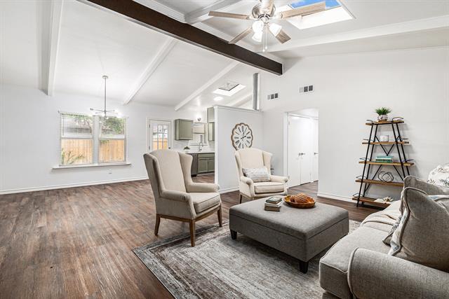 Building Photo - 736 Sherbrook Dr