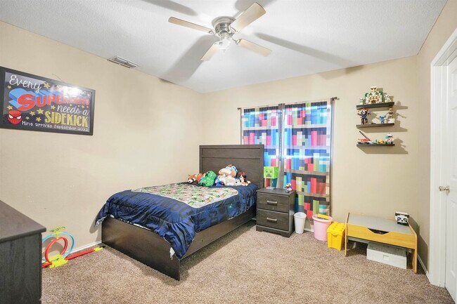 Building Photo - 2122 Mallorca Dr