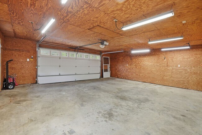 Building Photo - 7414 Jervis St