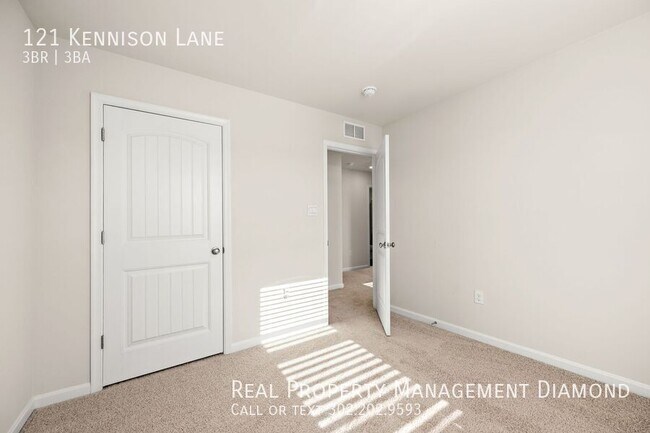 Building Photo - 121 Kennison Ln