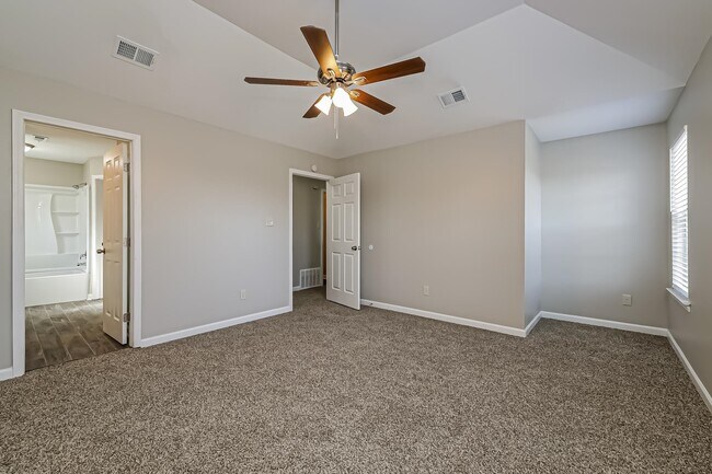 Building Photo - 5377 Ragan Ridge Dr