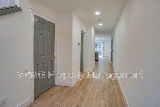 Building Photo - 423 NW 153rd St