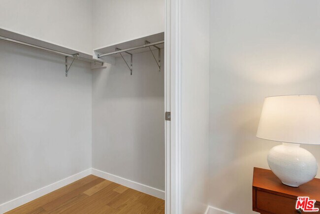 Building Photo - 11600 Dunstan Way