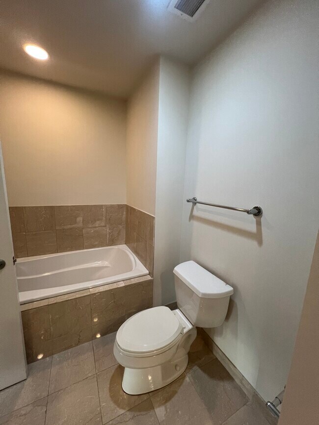 Building Photo - 60 E Monroe St