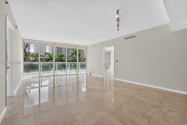Building Photo - 465 Brickell Ave