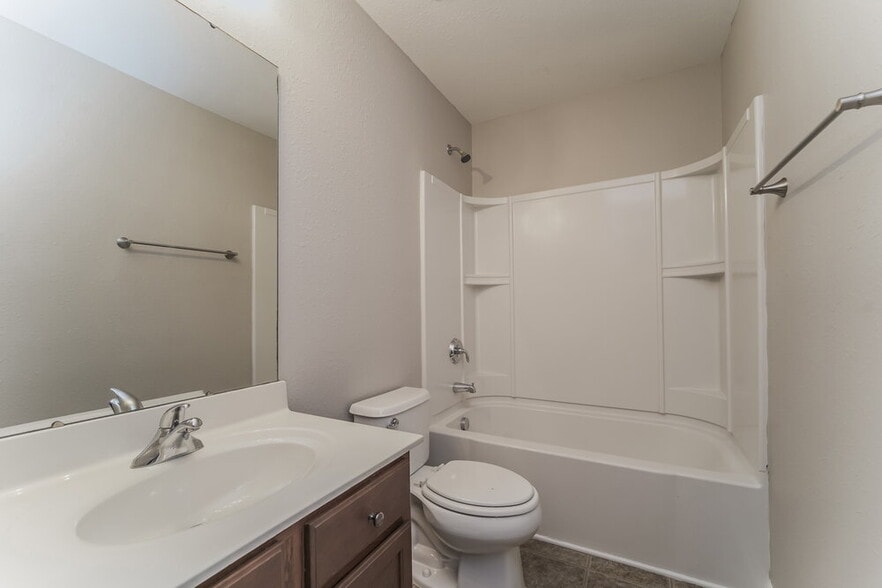 Building Photo - 6221 Summerour Place