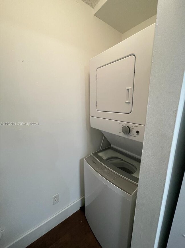 Building Photo - 770 Claughton Island Dr