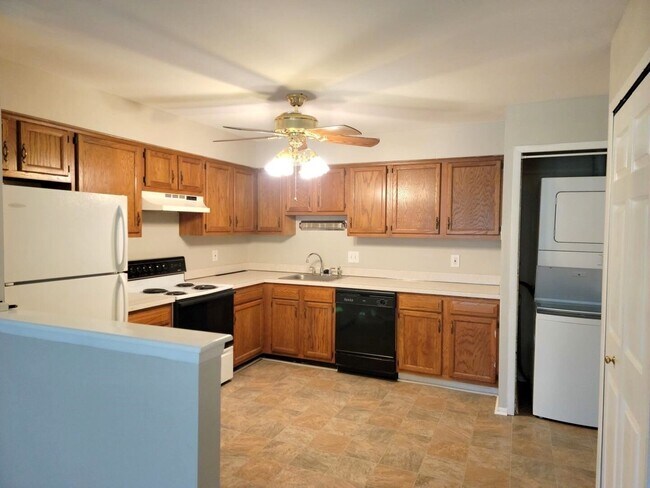 Building Photo - Charming unit in a quiet neighborhood