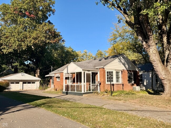 Primary Photo - 1524 E 54th St