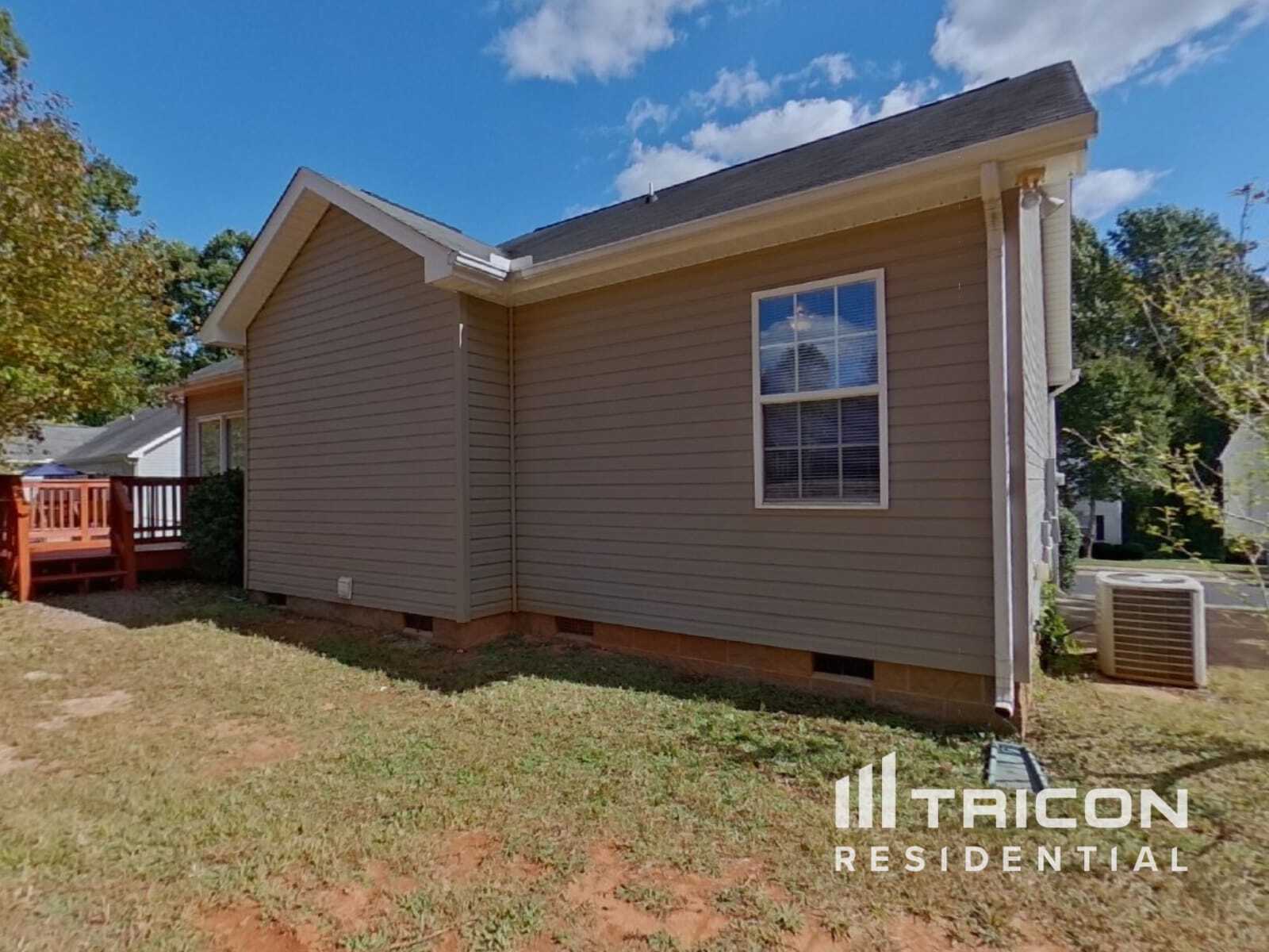 Building Photo - 2538 Terra Dr