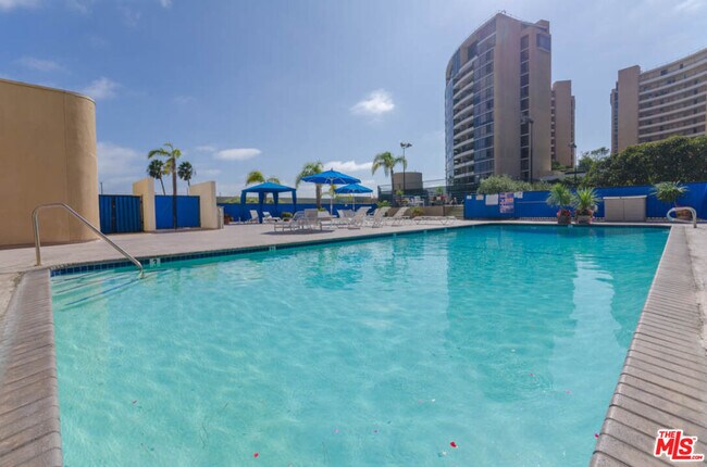 Building Photo - 4314 Marina City Dr