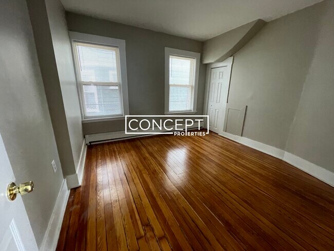 Building Photo - 6 Bowdoin Park