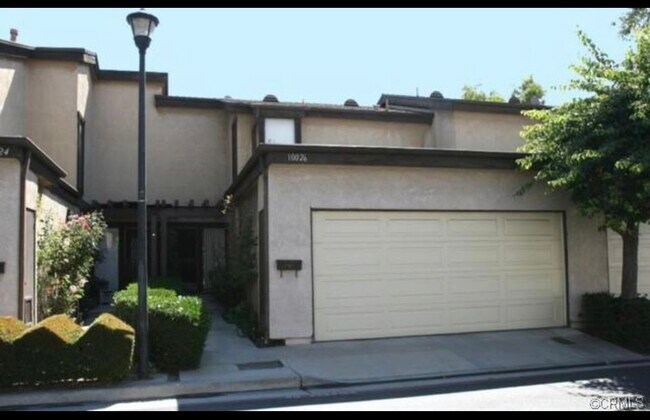 Primary Photo - 10026 Aspen Cir