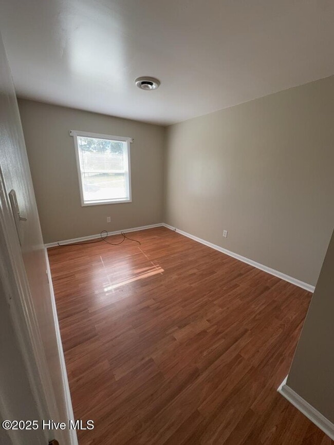 Building Photo - 415 Sterling Rd