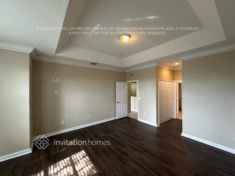 Building Photo - 10469 Galleria St