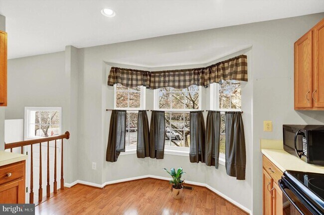 Building Photo - 6 Carob Ct