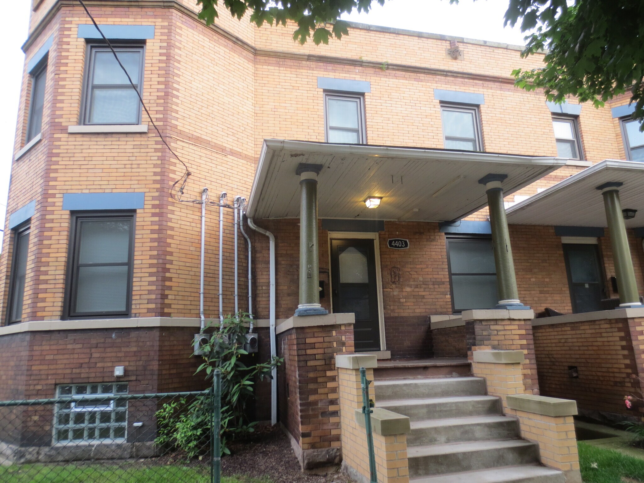 Building Photo - 4403 Franklin Blvd