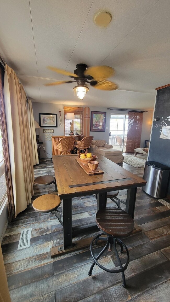 Building Photo - 6550 Ponto Dr