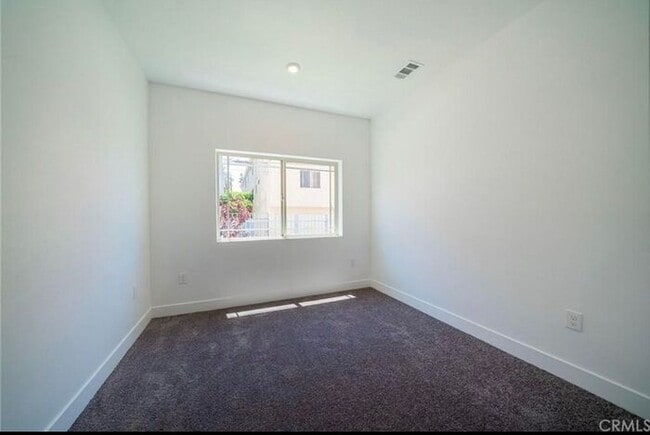 Building Photo - Beautiful 4 bed 4 bath unit in Gardena 90247!
