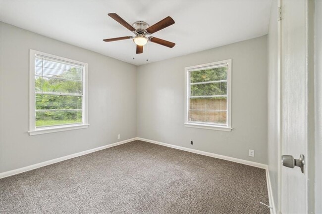 Building Photo - 6306 Thrush Dr