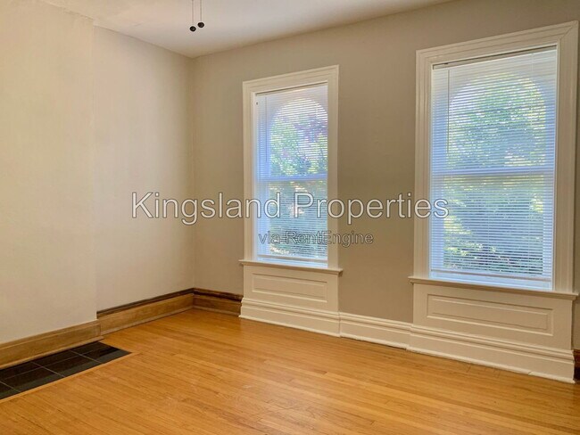 Building Photo - 4068 Flad Ave