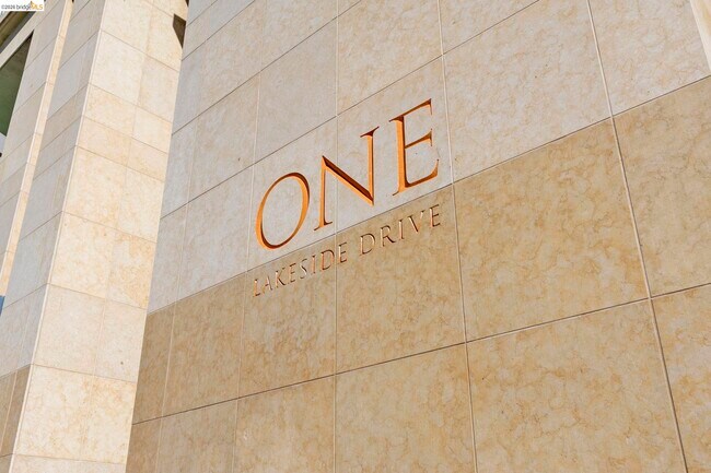 Building Photo - 1 Lakeside Dr