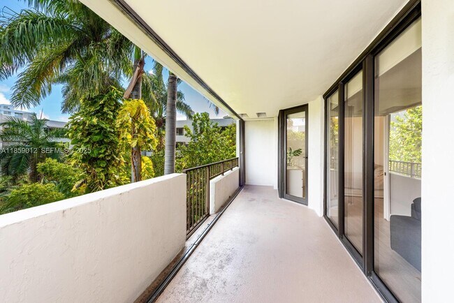 Building Photo - 181 Crandon Blvd