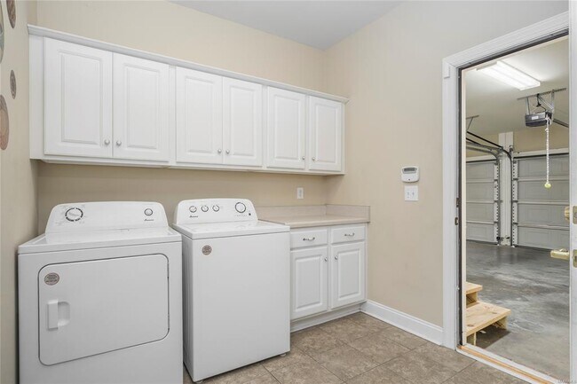 Building Photo - 5540 Ash Grove Cir