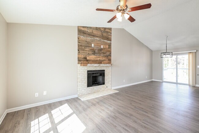 Building Photo - 3923 N Fork Ct NW