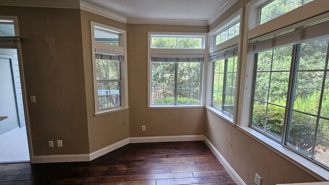 Building Photo - GORGEOUS AND SERENE Private 2BD/2BA Pleasa...