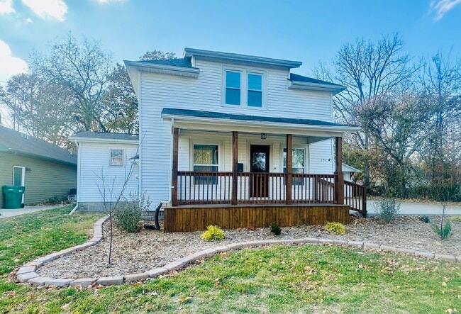 Building Photo - 121 S 34th St