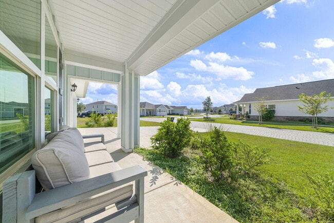 Building Photo - 39 Riverwalk Xing