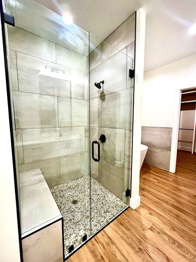 Building Photo - Gorgeous Modern Home In Village Glen