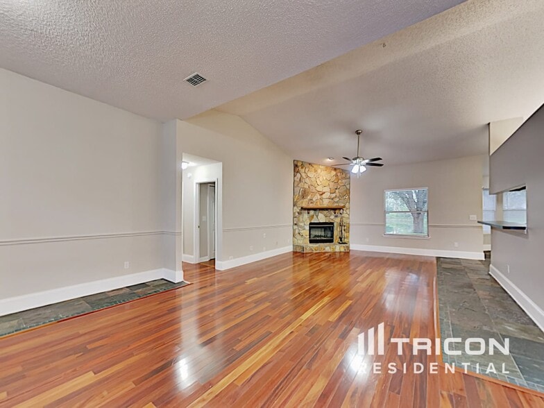 Building Photo - 477 Federal Hill Rd