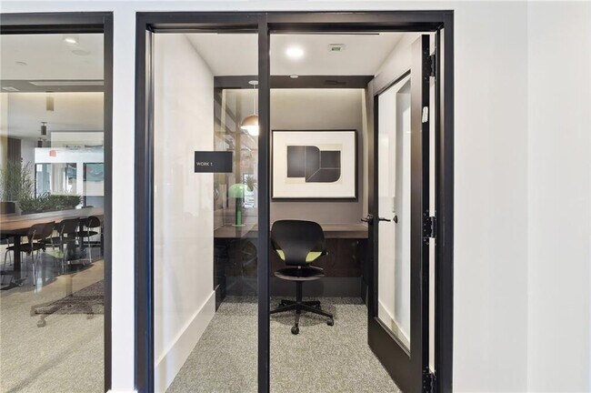 Building Photo - 2945 Cumberland Mall