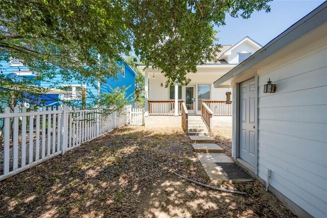 Building Photo - 483 McGarity