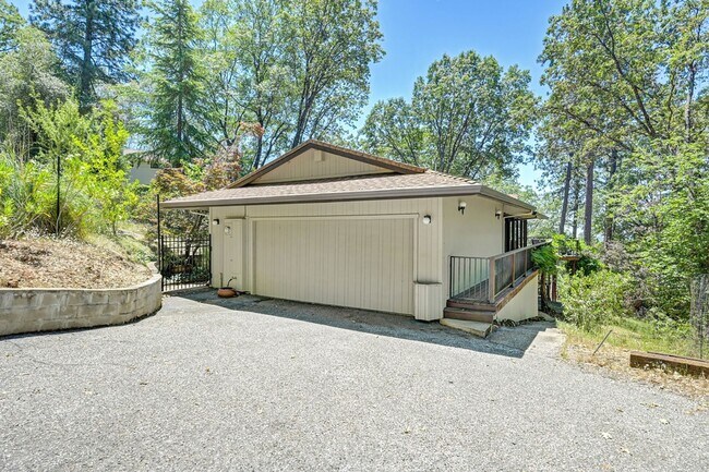 Building Photo - 16832 Alice Way