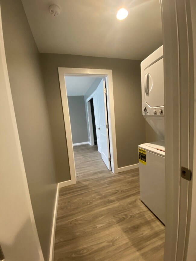 Building Photo - 7132 47th Ave SW