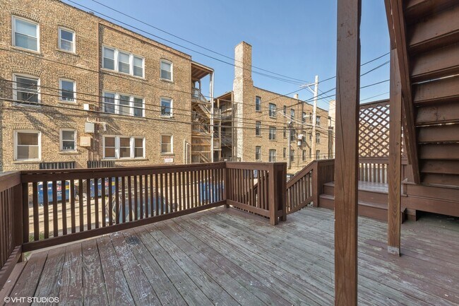 Building Photo - 862 W Newport Ave