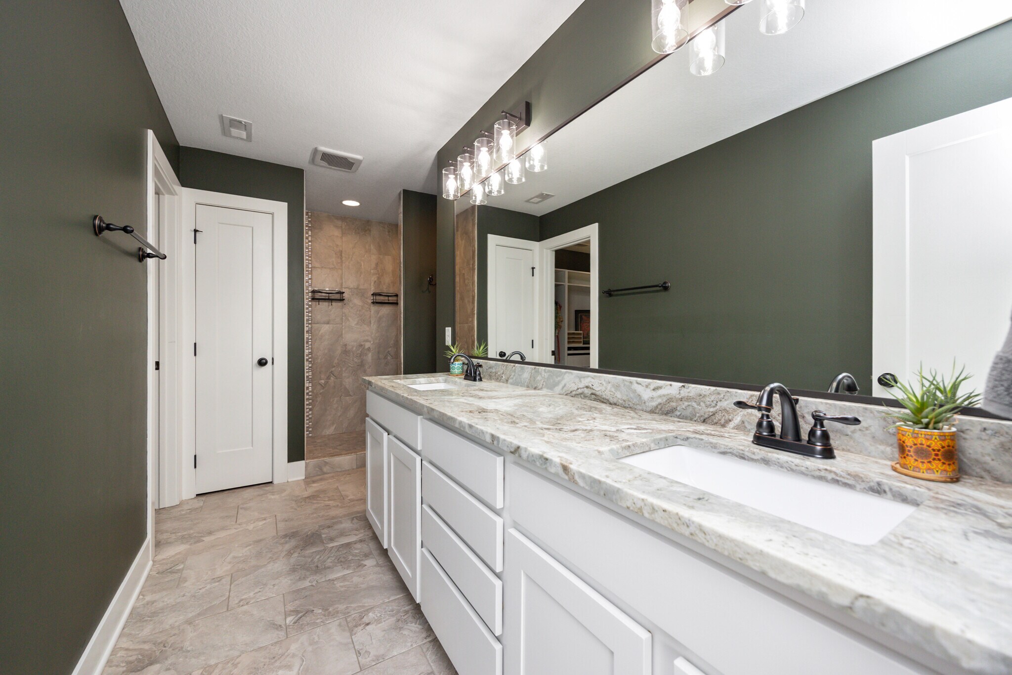 Building Photo - 9440 Rushbrook Dr